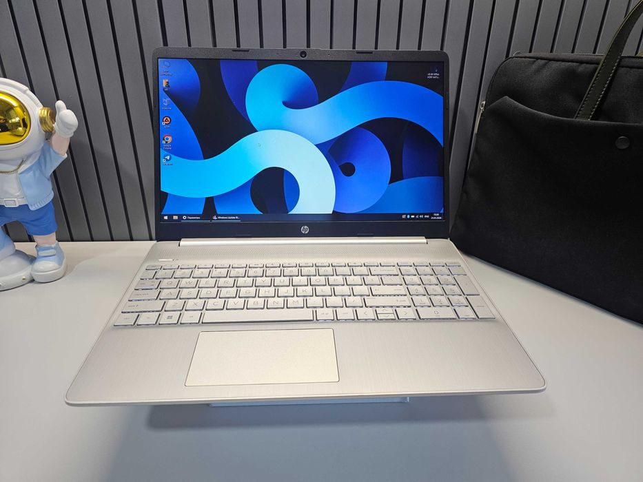 ПРОДАМ HP Laptop 15 2025 Офисный Ноутбук QuadN4120/4GB/512SSD/15.6"FHD