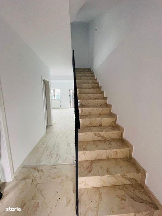 Case 4 camere in ansamblu ultramodern