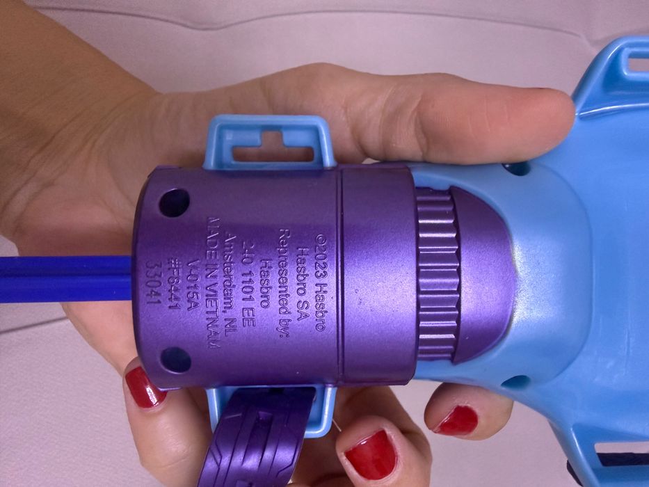 Nerf пистолет на руку с мячом