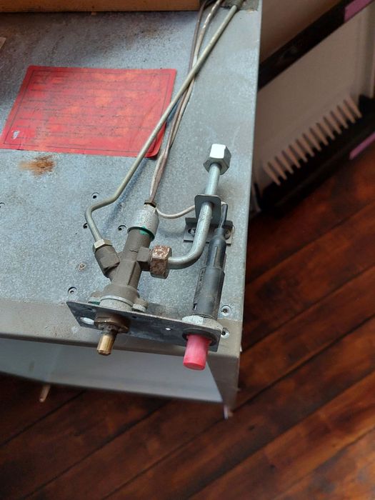 Хладилник за каравана - газов ( 12V - 220V)