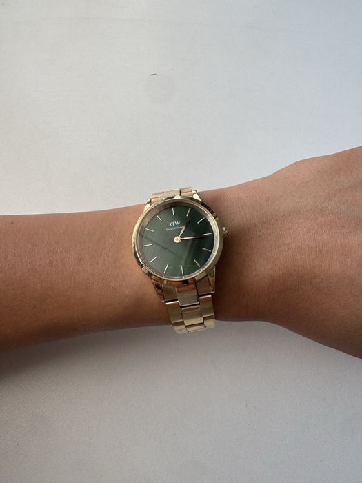 Златен часовник Daniel Wellington