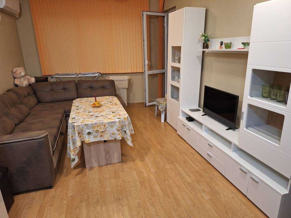 Дава се под наем Двустаен апартамент в Бургас, Славейков - 60 кв.м за 459 € - Снимка #1