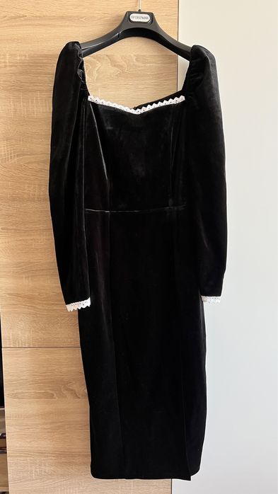 Продаю платья, кофты. Всё новое