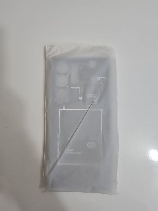 Продам чехол Spigen S23 Ultra Торг есть