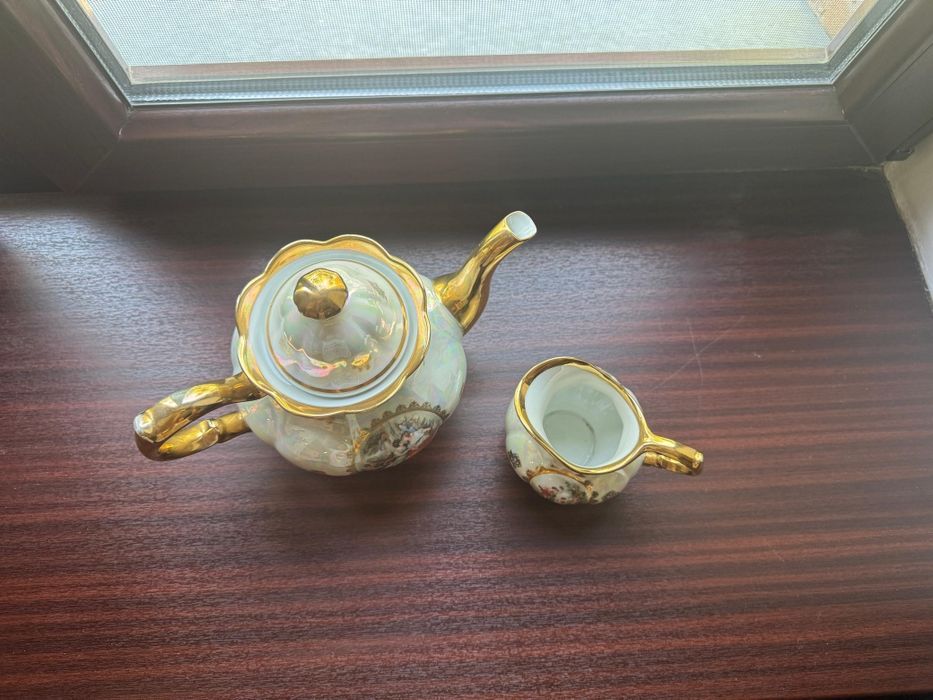Чайник и молочник Мадонна