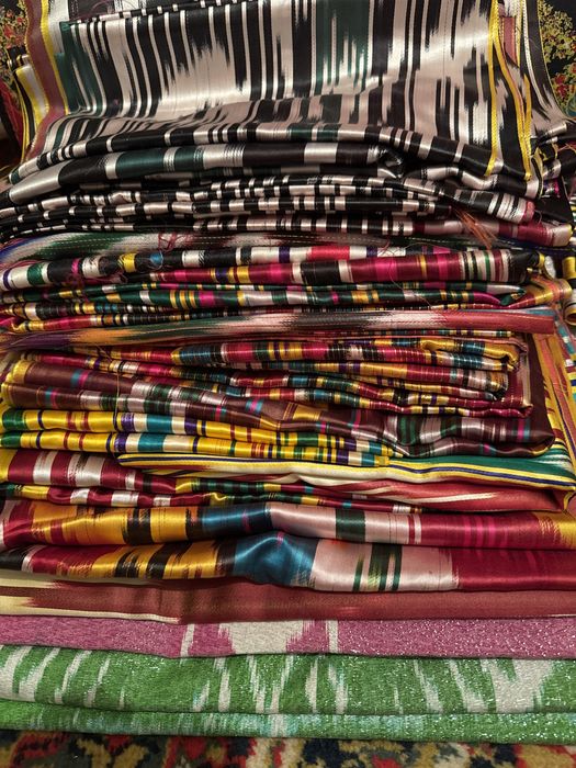 Продается Адрас АТЛАС и крепдишин платки мотерал отрезы 1-2-3 метров