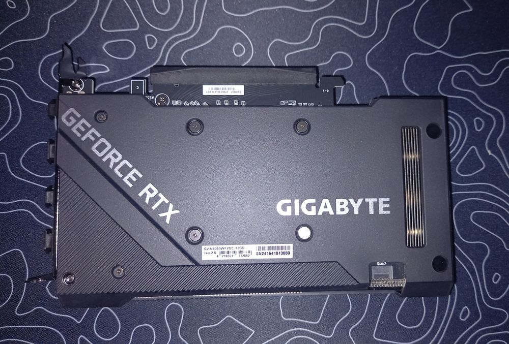 Продам rtx 3060 (12 гигабайт)