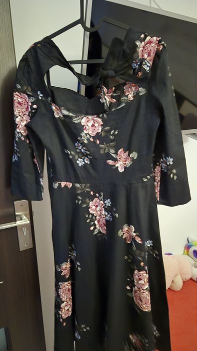 Rochita  în înflorate,masura 42.