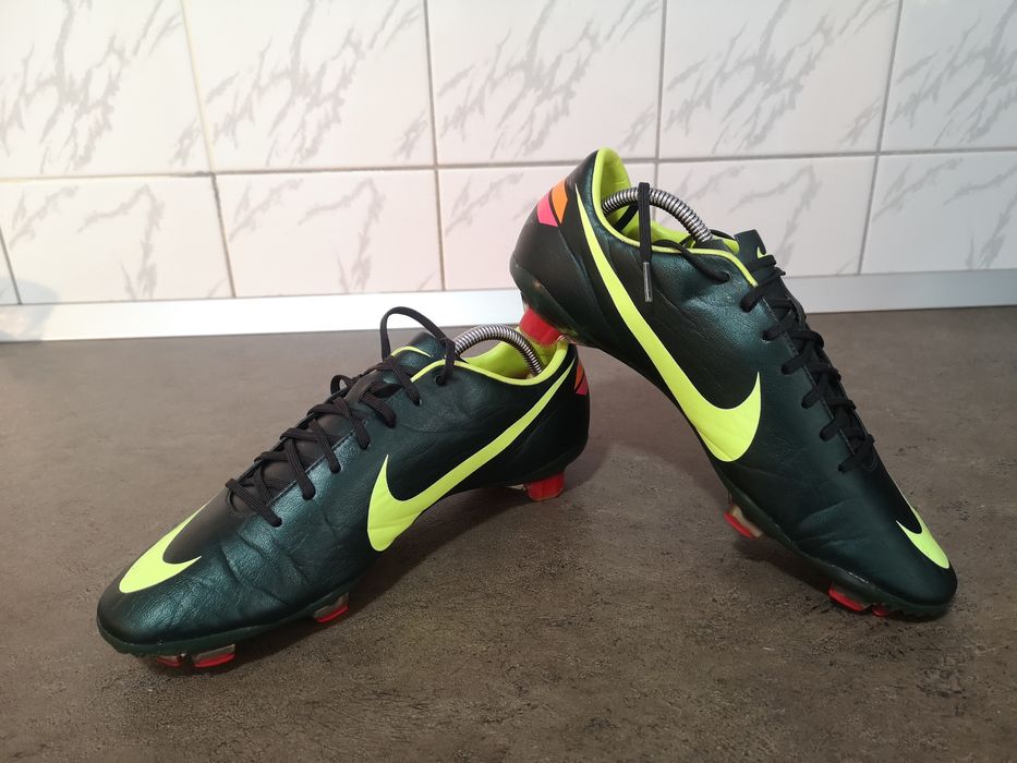 Vând ghete de fotbal Nike Mercurial Vapor VIII FG in stare impecabila