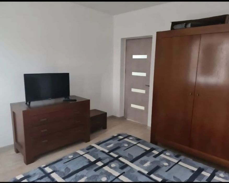 Închiriez garsoniera bloc nou 1 Mai