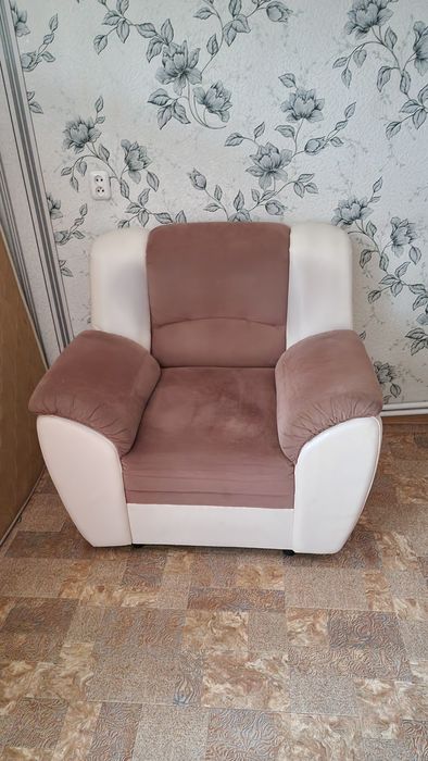 Продаю диван и кресло