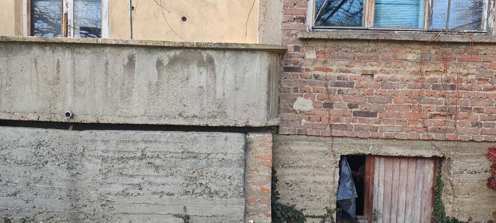 Продава се Етаж от къща в Казанлък - 70 кв.м за 853 €/кв.м - Снимка #2