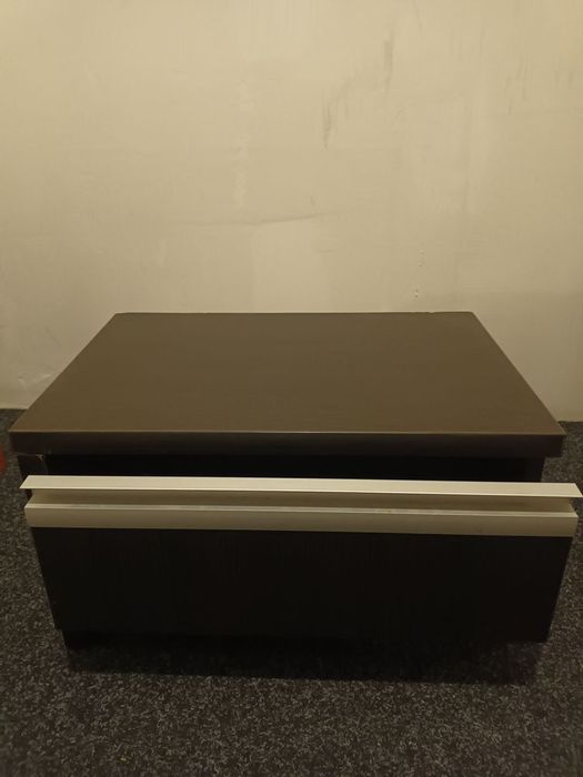 Set 2 noptiere identice