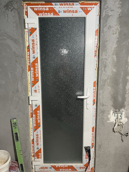 Пластиковый термо двер