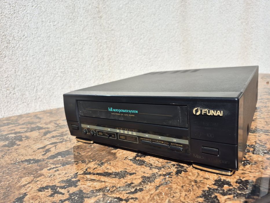 Vand video marca Funai model VCP-100,made in Japan 

- video casett