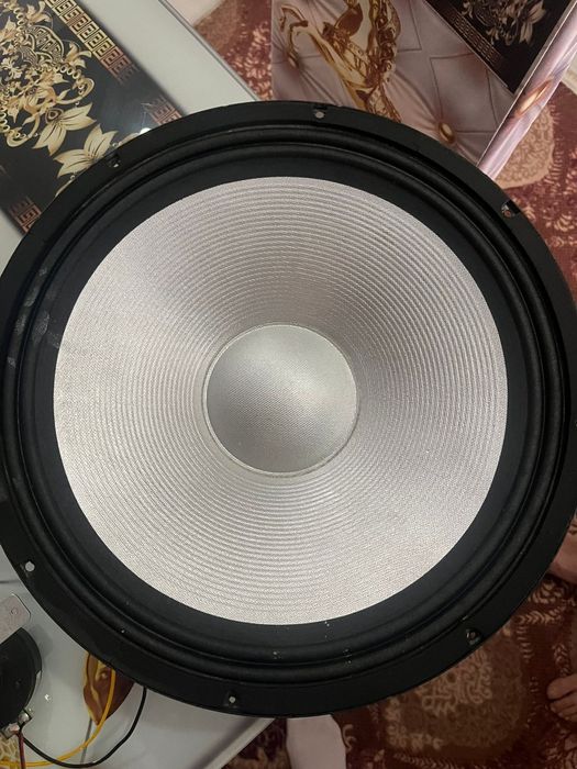 Subufer perfect funcțional