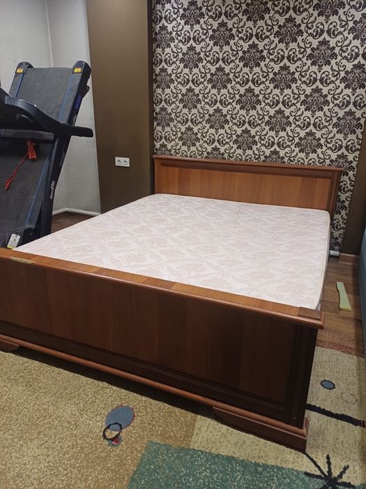 Двуспальный кровать 180/200