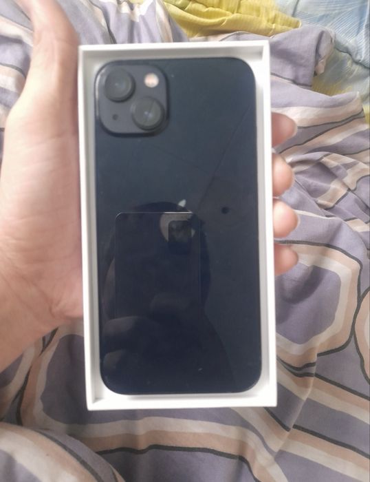 продам срочно iphone 13.