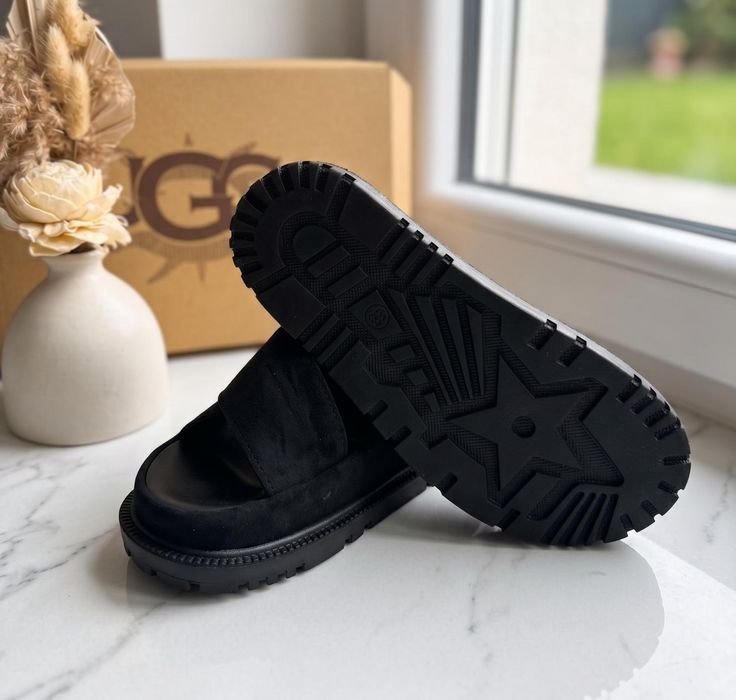 Slapi - Papuci Dama UGG Negru - Full Box