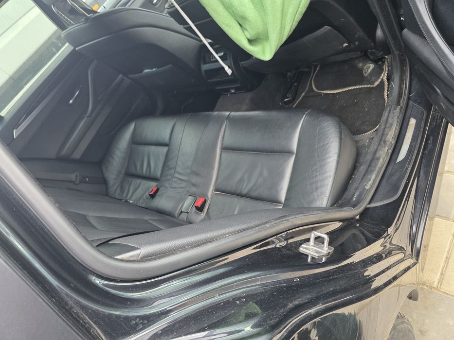 Bmw f11  culoare neagra