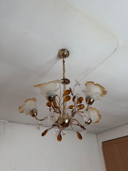 Люстры в хорошем состояние