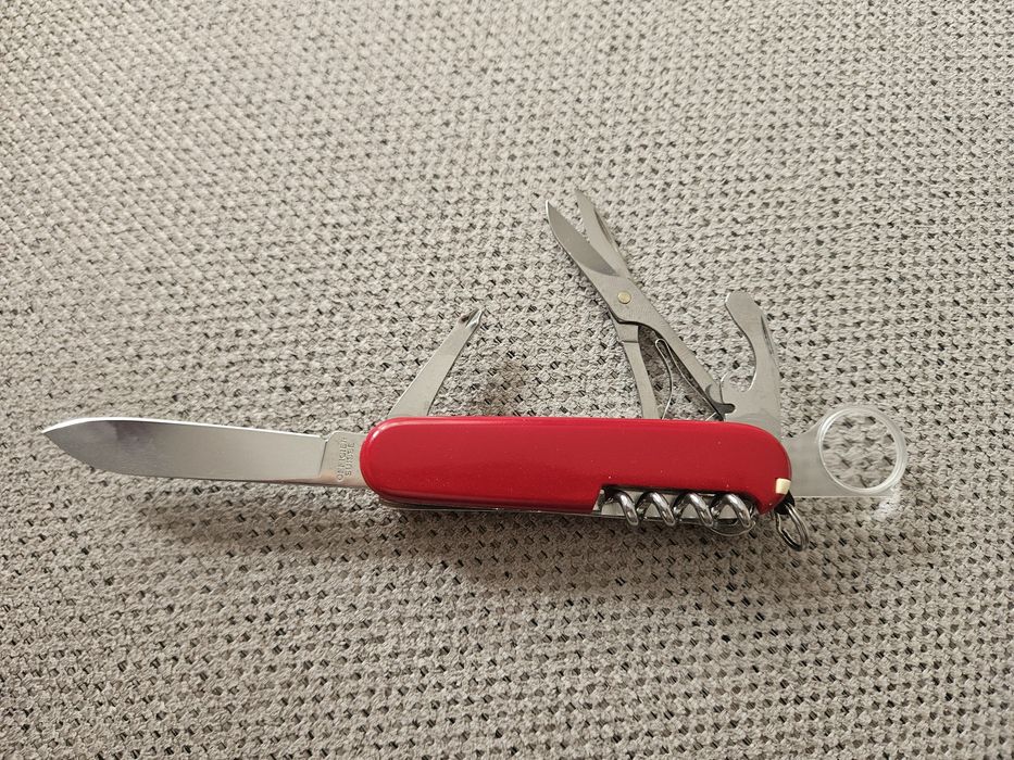 Victorinox  custom Yeoman