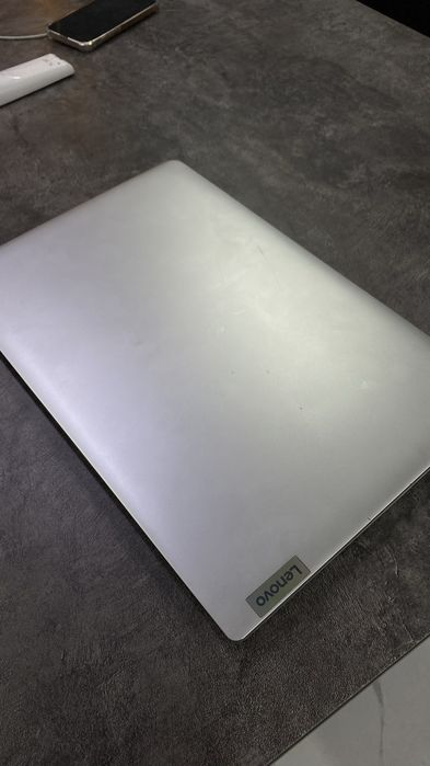Ноутбук Lenova  AMDRyzen 5 500U