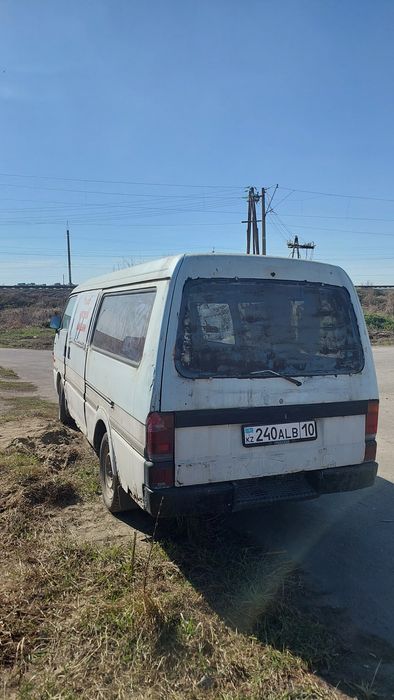 Продам бусик мазда бонга