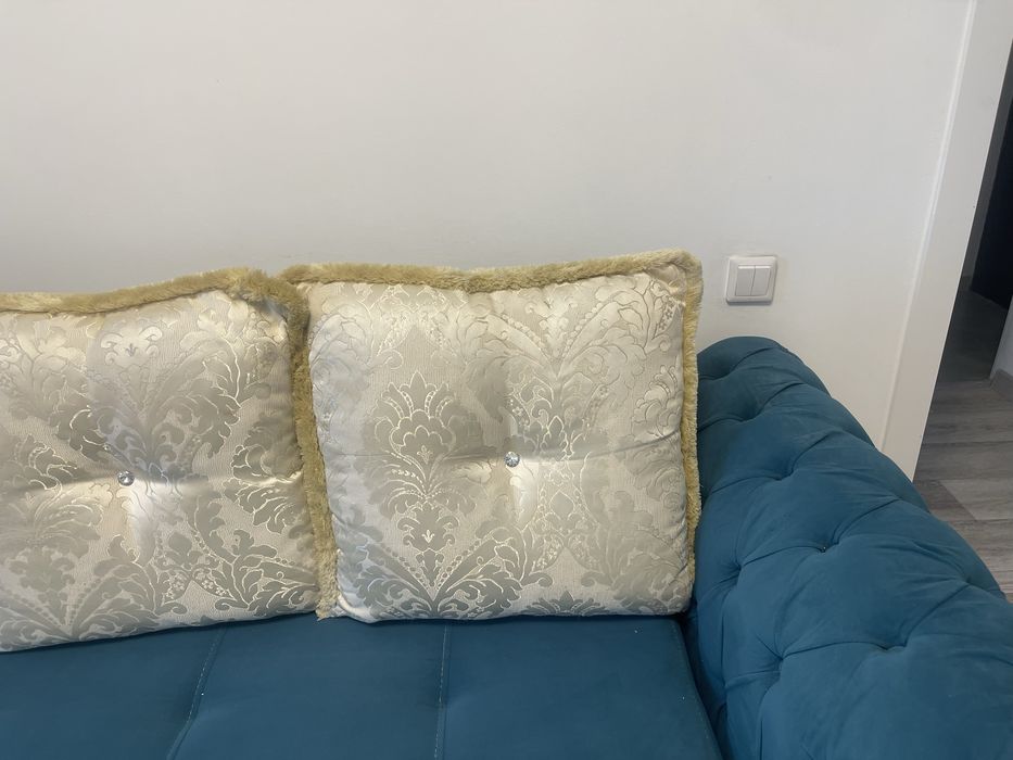 Продам диван трехметровой
