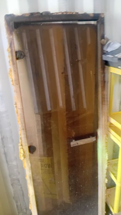 Продам дверь для бани