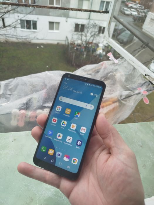 LG Q6 -3 GB Rami( Android 8)- Doar Sibiu