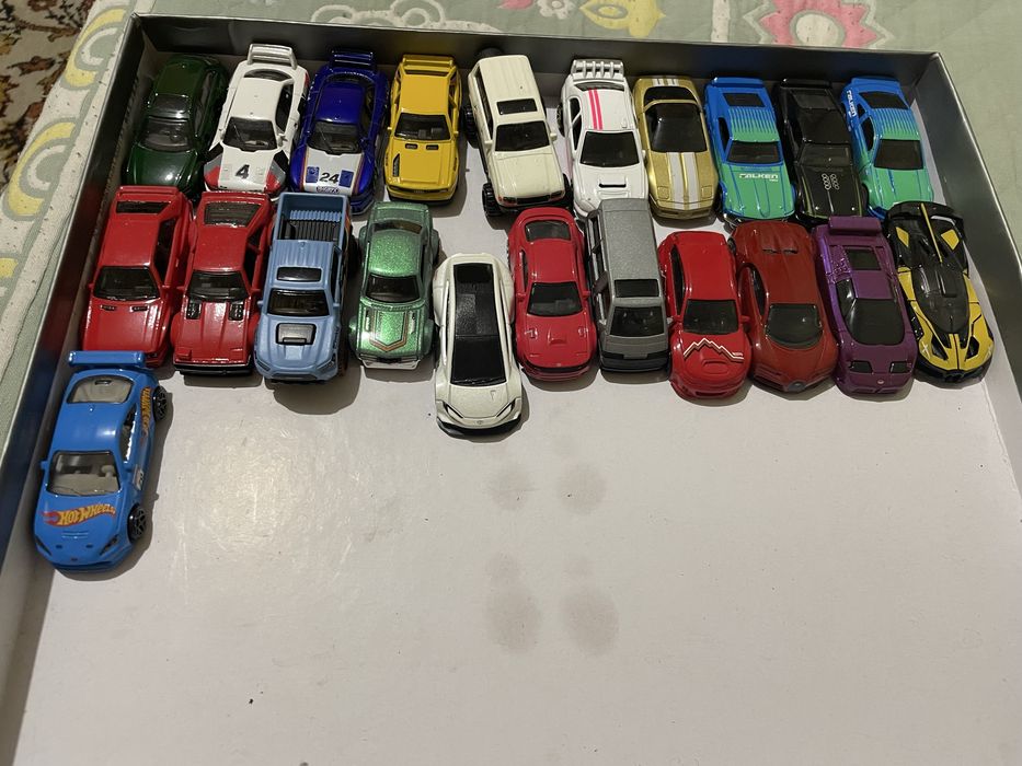 Hotwheels модельки 1/64