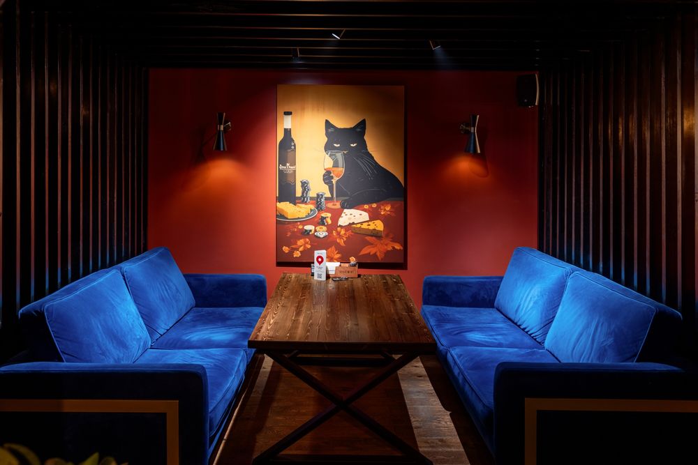 Kafe va restoranlar uchun mebel