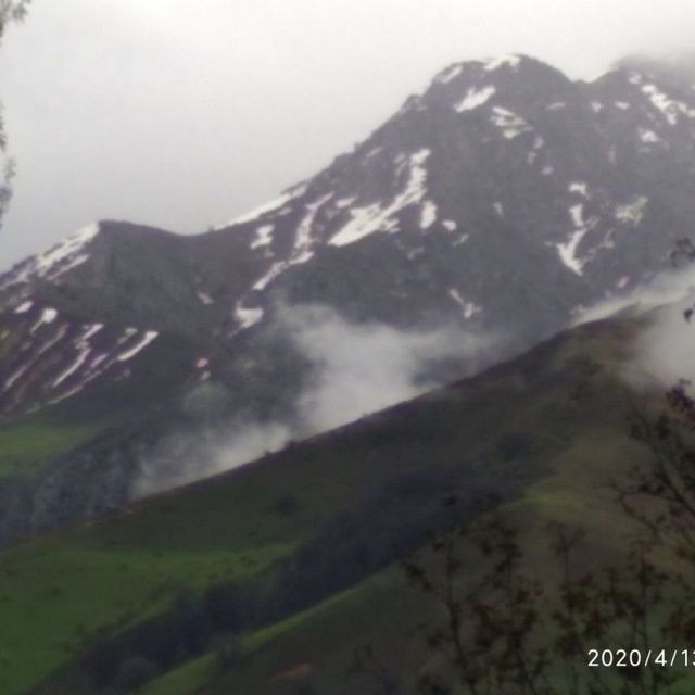 Сижжак кишлогида су́в бу́йида дача ва уйлар сотилади 1 сотихи