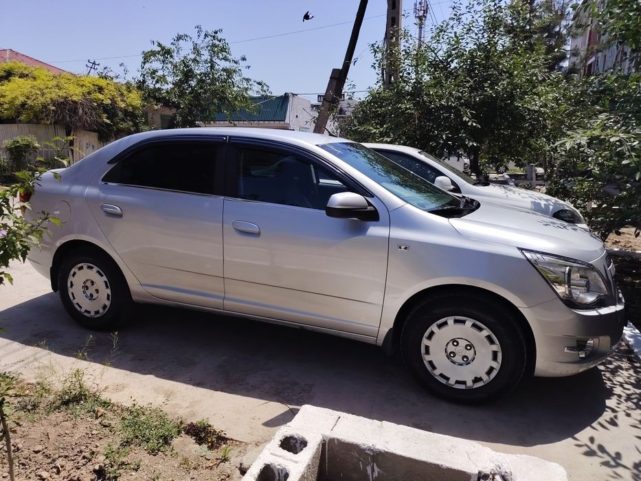 2014 yil Cobalt 3poz sotiladi