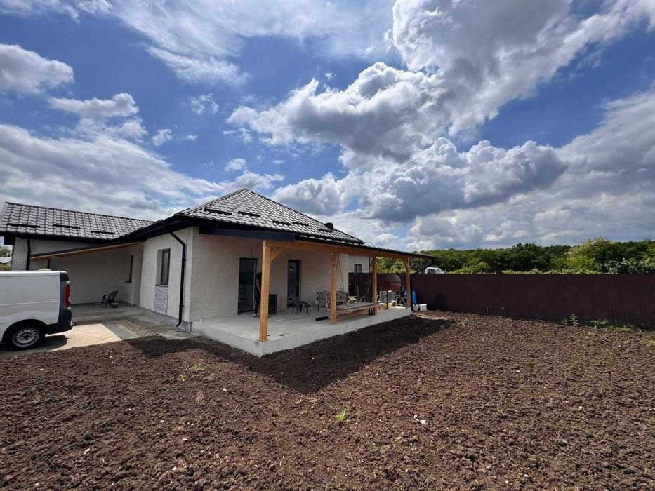 Casa de vânzare noua