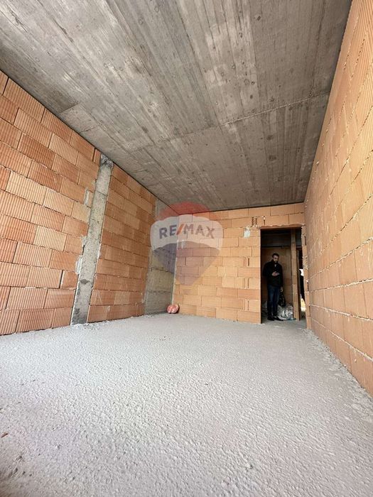 Продава се Двустаен апартамент в Варна, Цветен квартал - 73 кв.м за 1548 €/кв.м - Снимка #1