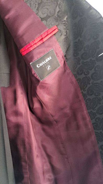 Costum barbati deosebit de ceremonie