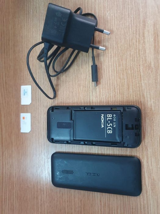 Telefon Nokia 105 2015 necodat lanterna ca nou functional cu incarcat