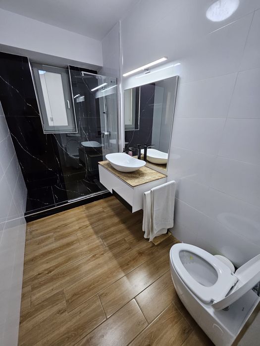 Inchiriez apartament