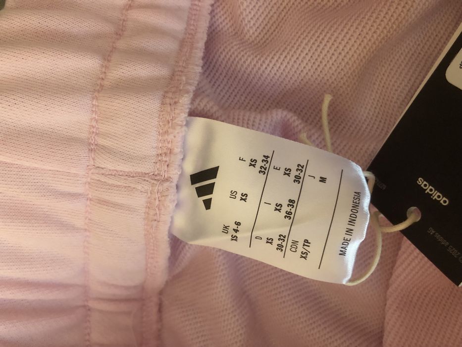 Pantaloni scurti