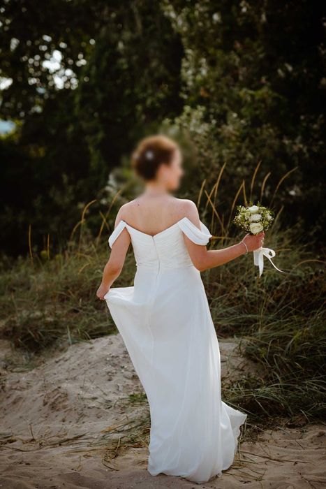 Бяла булчинска рокля