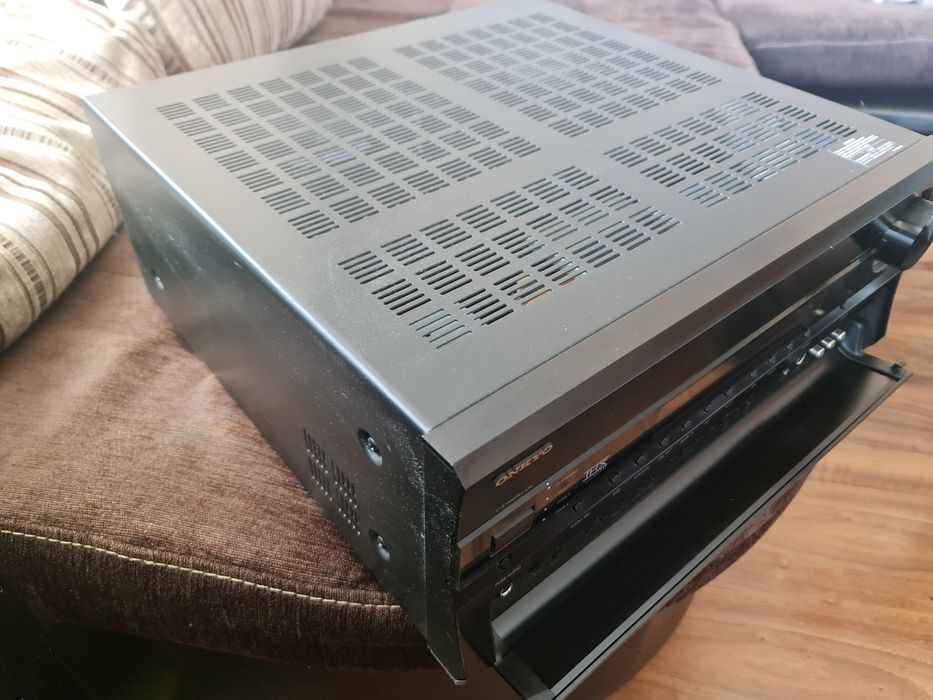 Ресийвър Onkyo TX-SR875 Много мощен