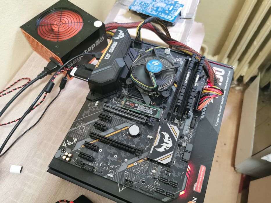 Kit gaming Intel i7 9700 placa ramii și ssd m2