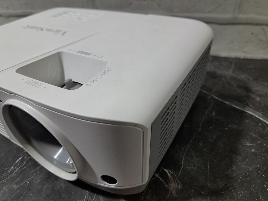 Продам проектор Vivitek D555 (идеал)