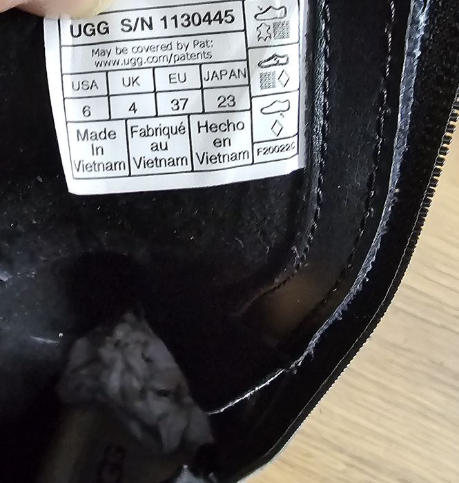 Cizme UGG negru piele