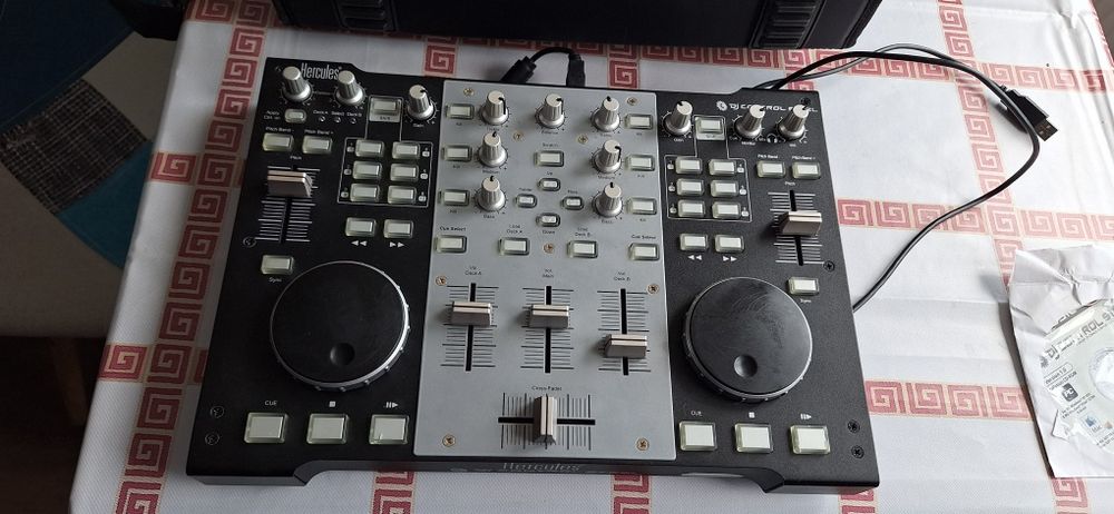 DJ controller Hercules
