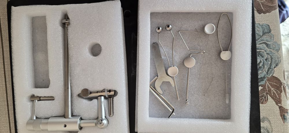 Тиски и инструмент для вязания рыболовных мушек