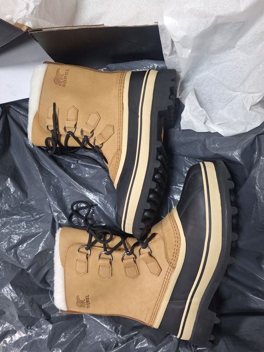 Ghete Sorel noi cu etichetă mărimea 39, 40, 41.5