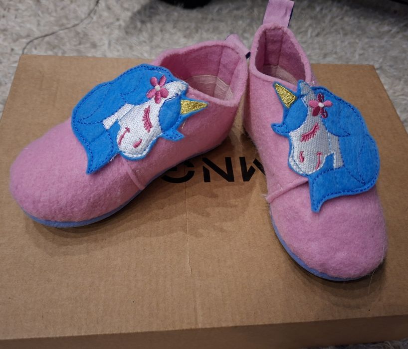 Пантофи на Кк и playshoes